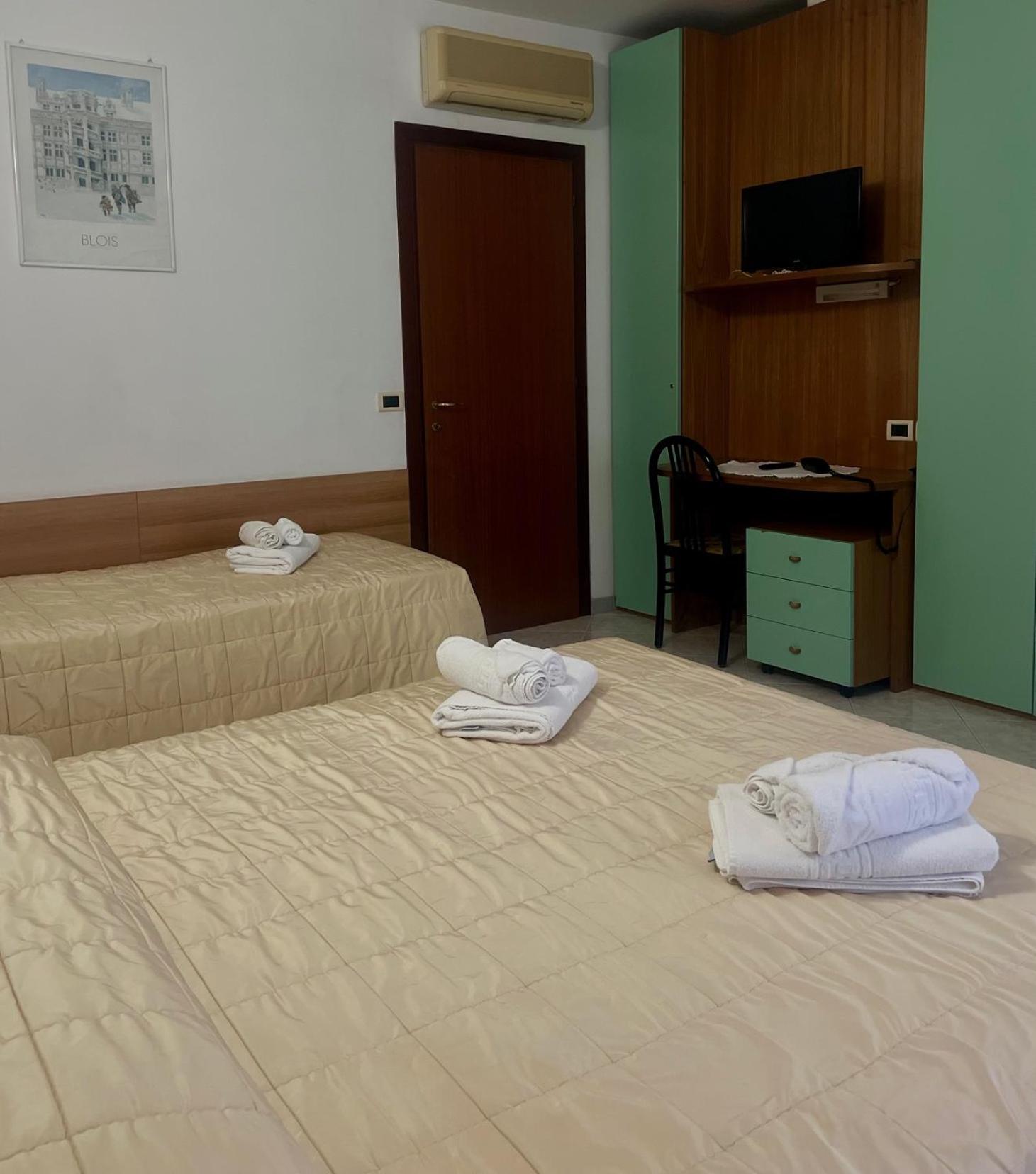 Hotel Villa Luigia Римини Екстериор снимка