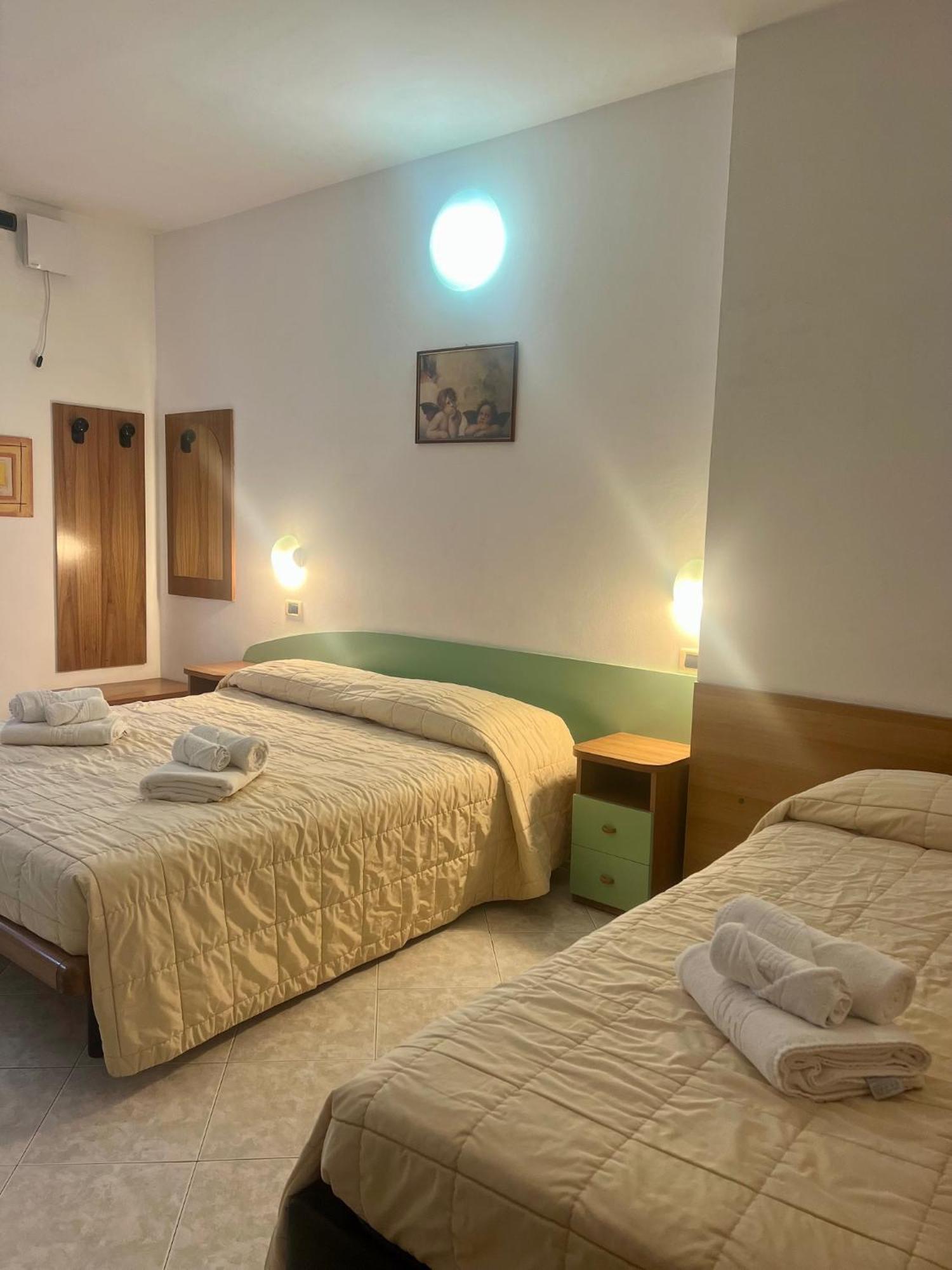 Hotel Villa Luigia Римини Екстериор снимка