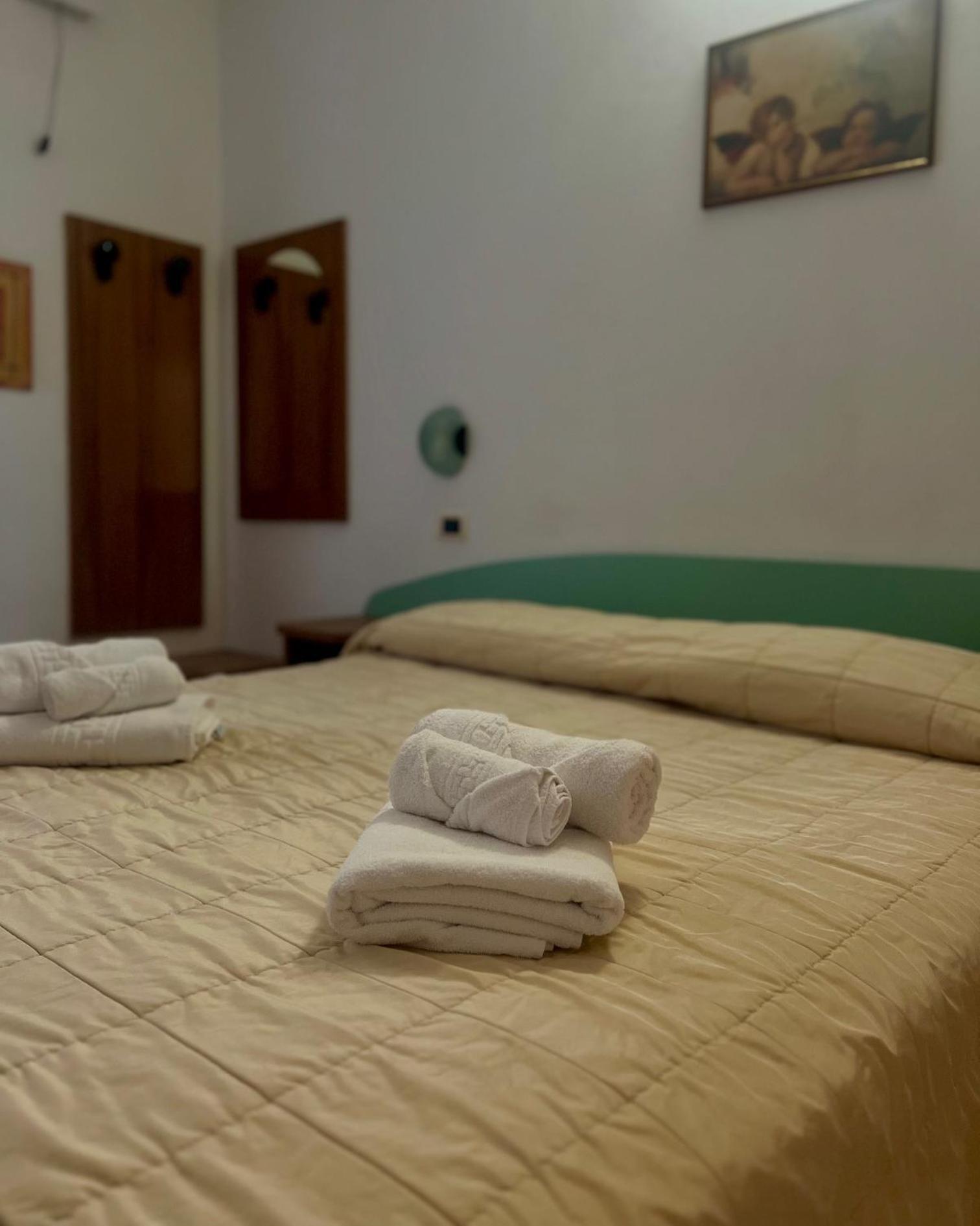 Hotel Villa Luigia Римини Екстериор снимка