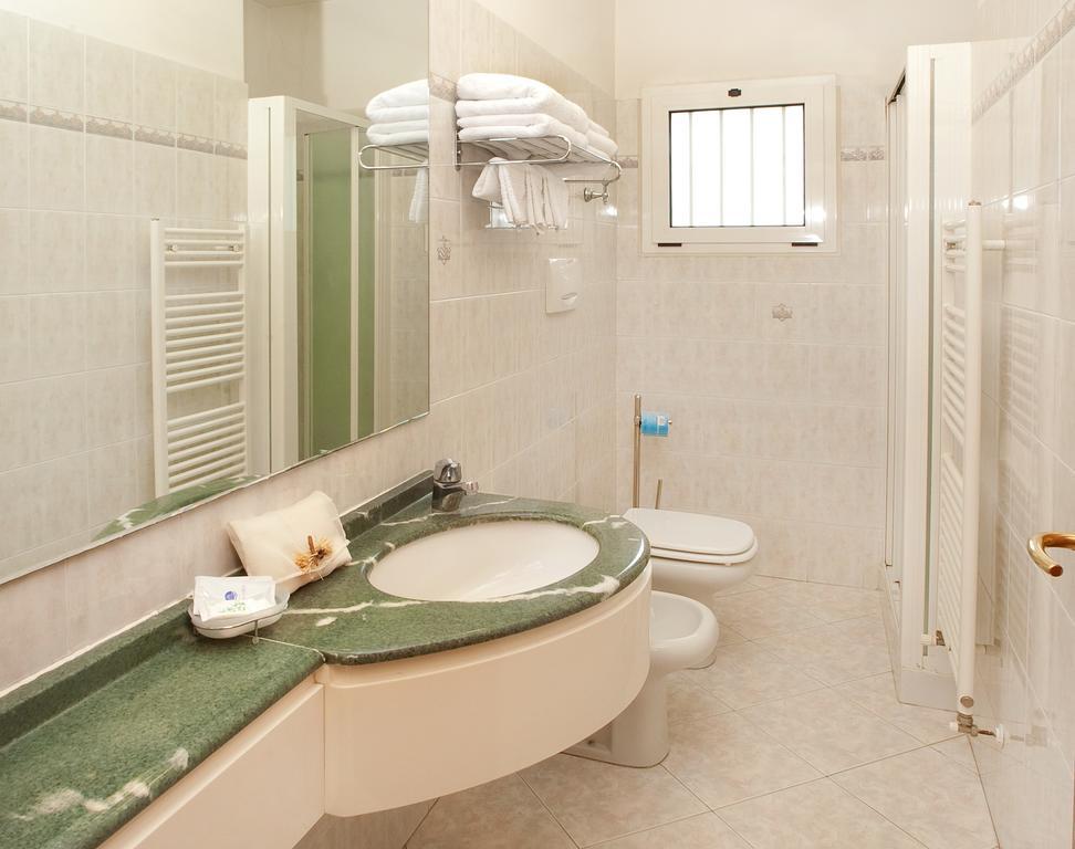 Hotel Villa Luigia Римини Екстериор снимка