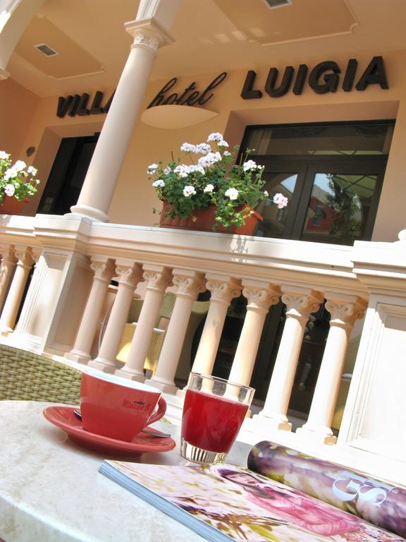 Hotel Villa Luigia Римини Екстериор снимка